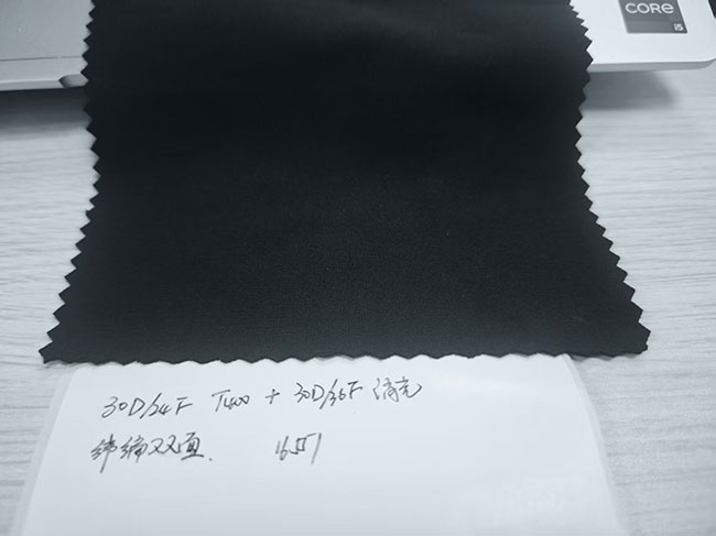 【雙面緯編復(fù)合紗】采用30DT400與30D消光紗線交織